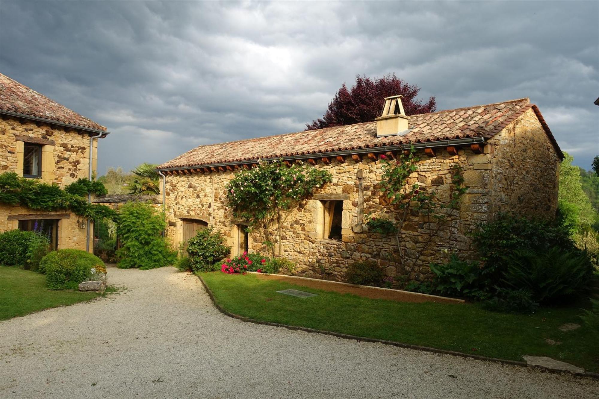 Domaine De Cournet Haut, A 17Th Century Property Set On A Calm, Idyllic Domain With Pool, Tennis, Bikes And More Les Vauries ภายนอก รูปภาพ